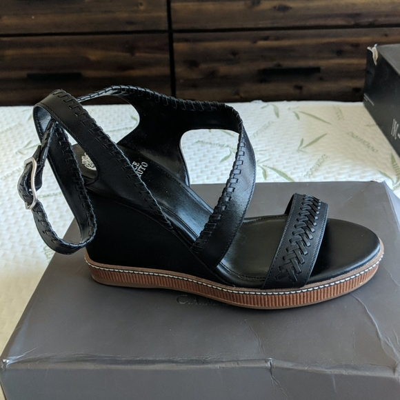 VINCE CAMUTO WEDGES - Picture 8 of 11